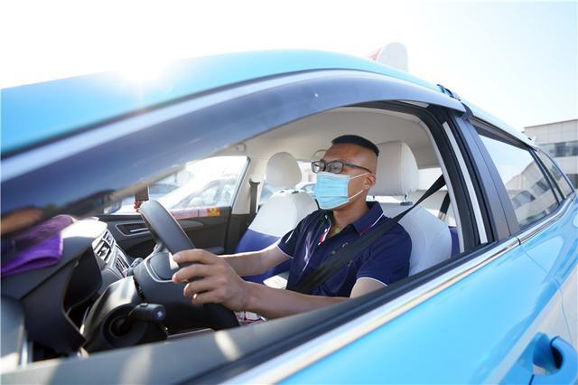 出租车司机2：多种出租车，挑战极限速度