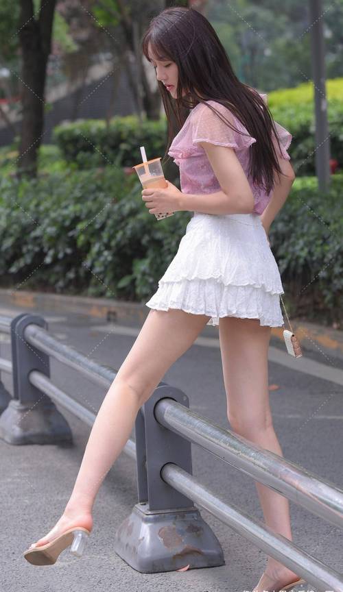 齐p小短裙，青春活力性感爆棚