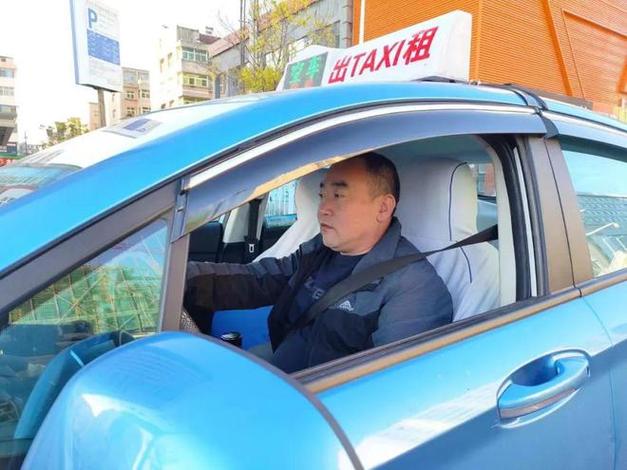 出租车司机2：多种出租车，挑战极限速度