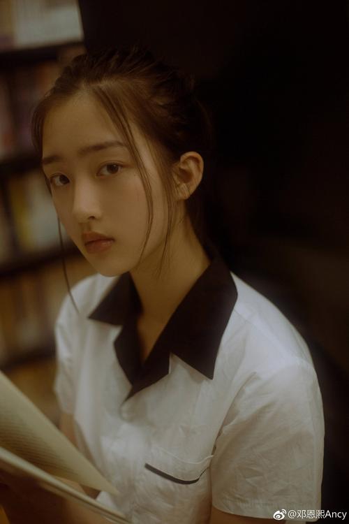 单恋双马尾女孩：青梅竹马的爱恋故事