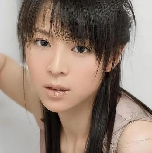 张静初整容风波  清纯女神还能重回巅峰吗？