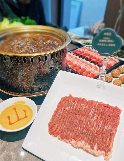 hotpot翻译成中文是啥？火锅的英文这样说才地道！