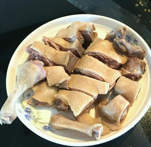 川菜太白鸭怎么做？大厨教你几个小窍门，鲜嫩入味！