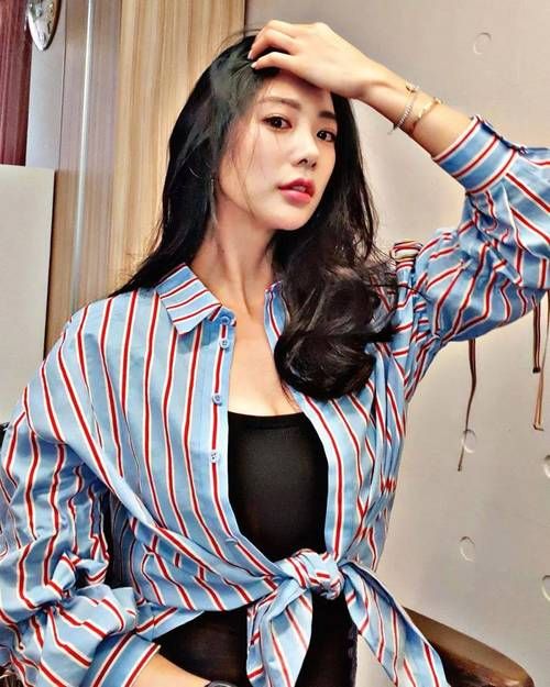 狠狠ady亚洲：性感尤物写真，高清大图来袭