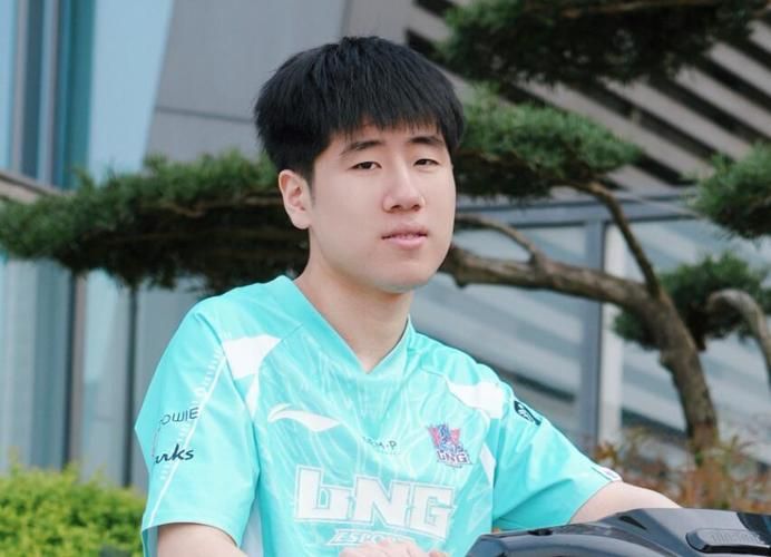 电竞天才Gala：回顾他在RNG的巅峰时刻与转会风波