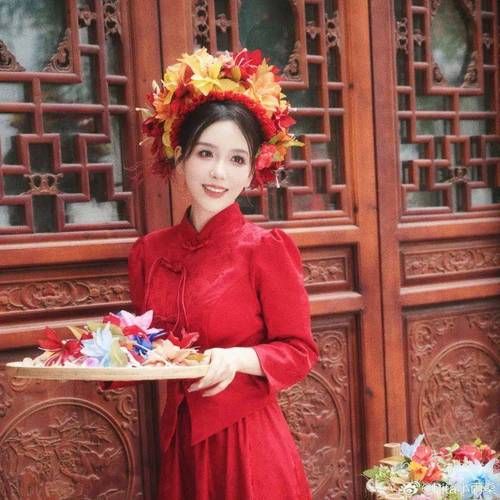 电竞选手Jackeylove女友身份揭秘，低调奢华引关注