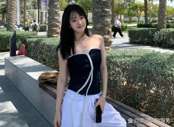 电竞选手Jackeylove女友身份揭秘，低调奢华引关注