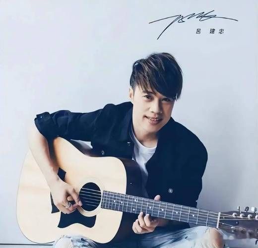 离别之歌：解读歌曲三国恋中“在我离你远去那一天”的含义