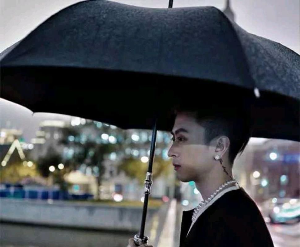 秦奋king的传奇人生：从游戏到商业帝国的崛起之路