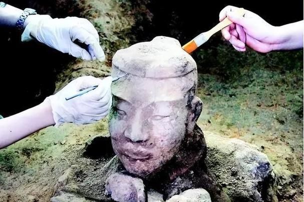 秦始皇兵马俑里面藏着活人？真相令人震惊！
