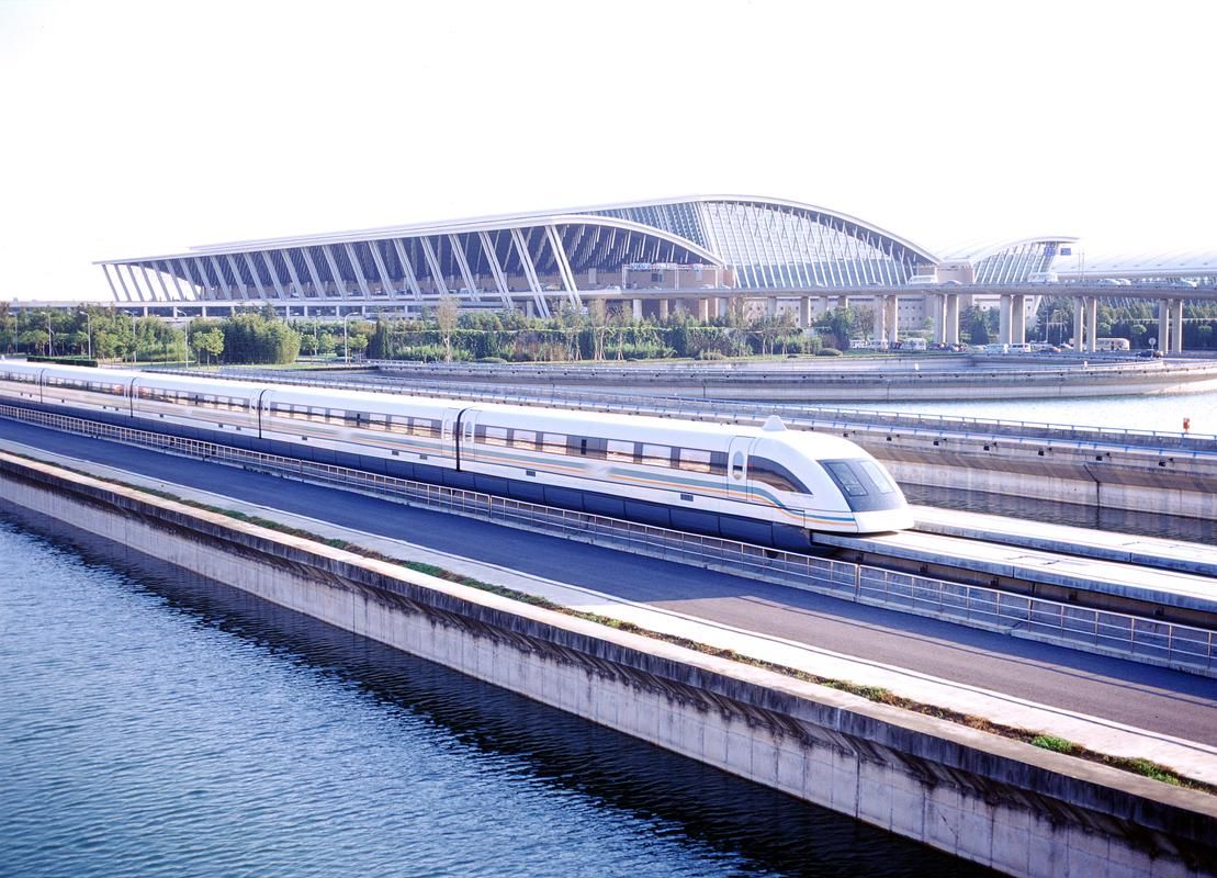 空中轨道列车技术详解：运行原理，优势及应用场景全解析