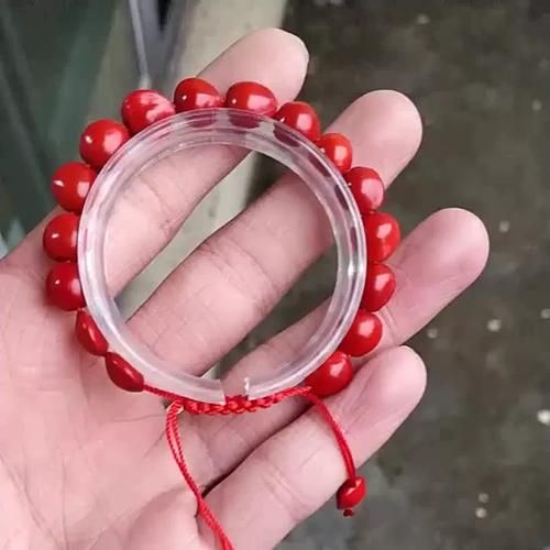 纠结女士戴相思豆手链好不好？真实佩戴体验告诉你