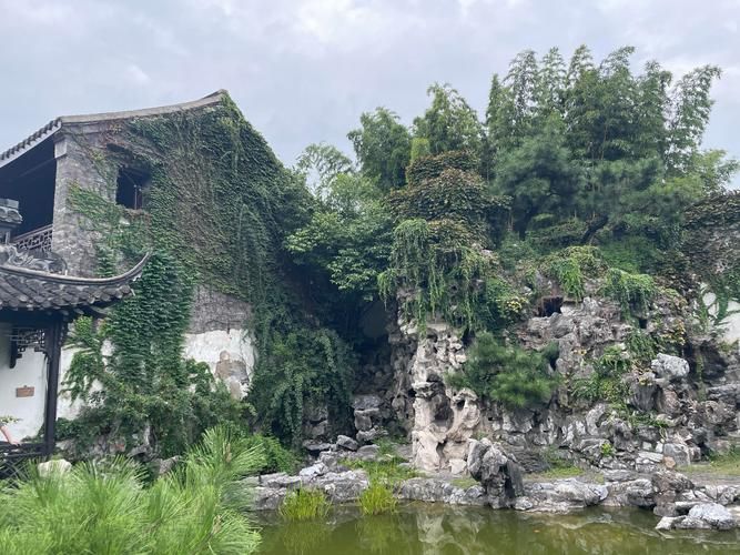 红楼梦中薛宝钗住的院子是哪里？蘅芜苑的景致与寓意