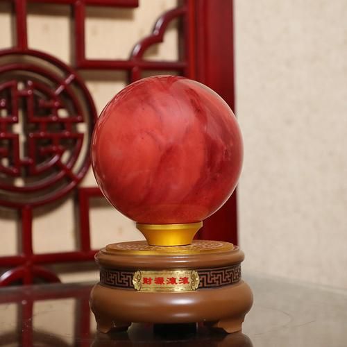 红水晶球的作用与摆放：招财转运旺爱情