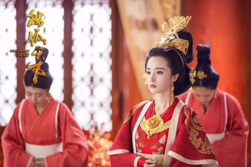 绝世魔王伊丽丝：逆袭之路上的爱恨情仇
