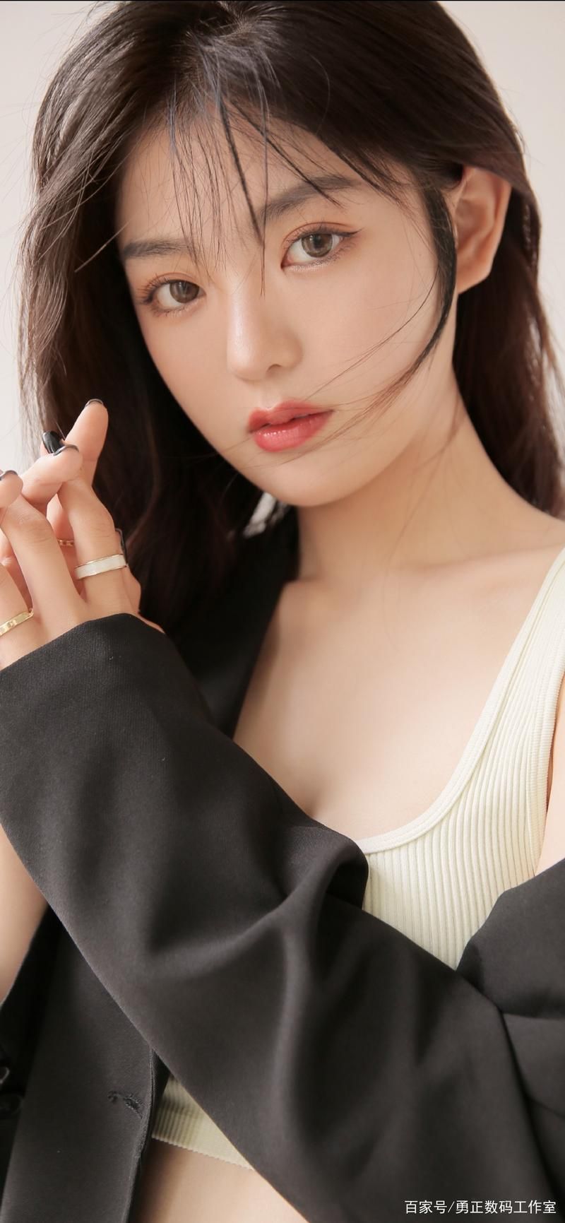 美女图集下载：各种风格美女图片，满足你的所有喜好