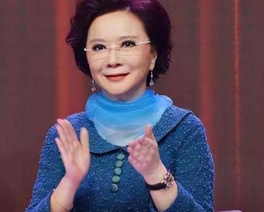 菜菜子是什么意思梗？蔡明老师虚拟主播身份揭秘