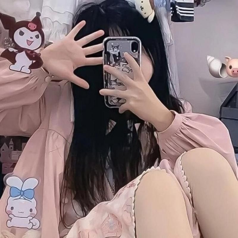 解密网图女孩挡脸：是害羞还是另有隐情？