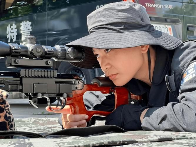 警察狙击手：高精度射击，体验狙击快感