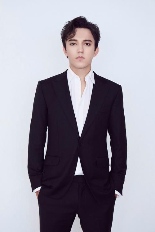 迪玛希真实身高是多少？190cm？还是另有隐情？