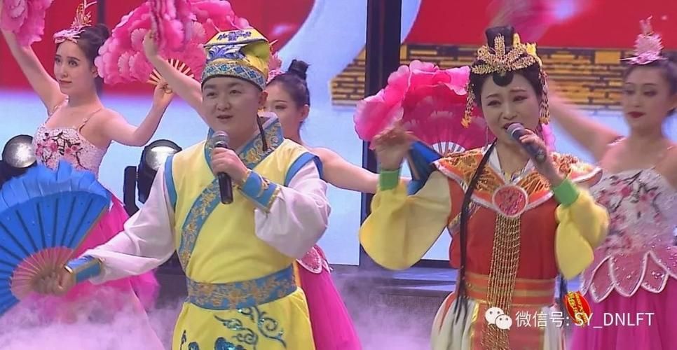 逗你乐翻天：精彩二人转节目，周末休闲好去处！