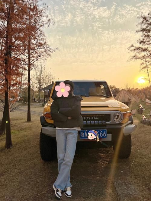 邻居家的TOYOTA，日落余晖，她开着它去追逐梦想