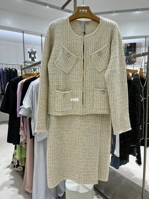 雅莹衣服价格贵吗？雅莹品牌档次及消费群体分析