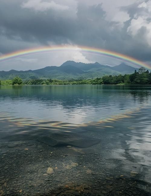 雨后彩虹的寓意：希望、美好与积极人生的象征
