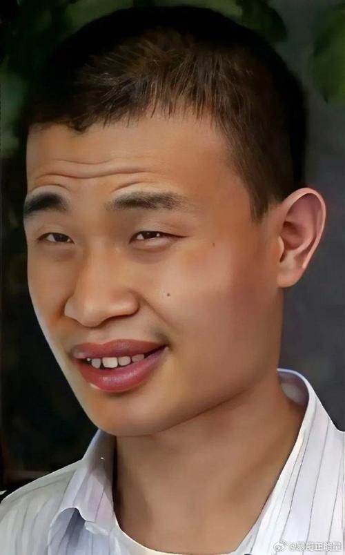 韦神承认开挂了吗？最新回应引发网友热烈讨论