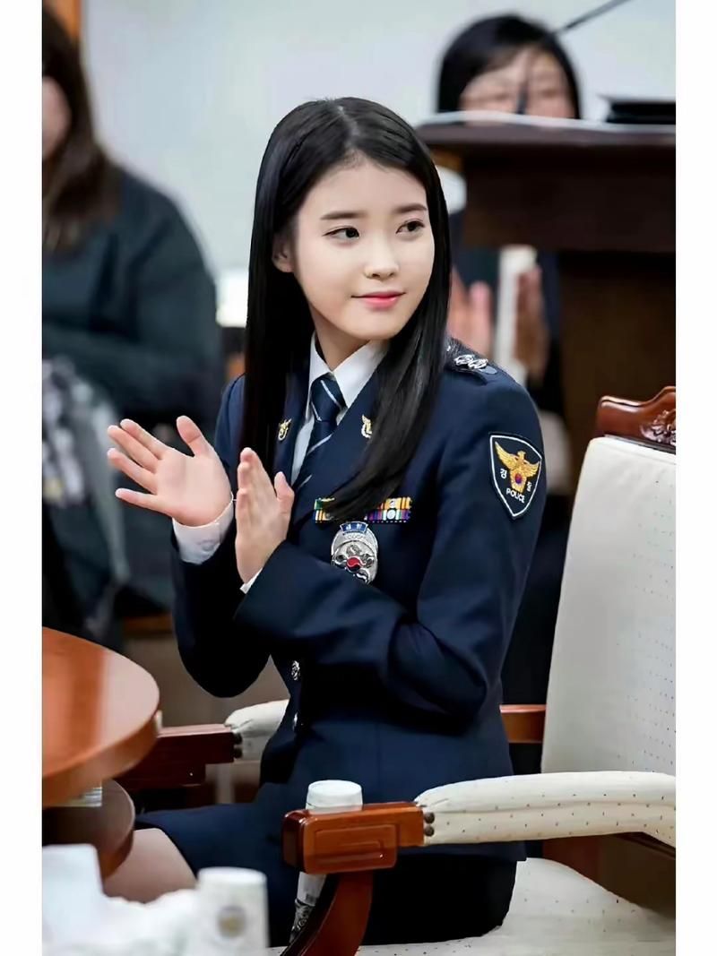 韩国女星IU：从国民妹妹到国民公车？