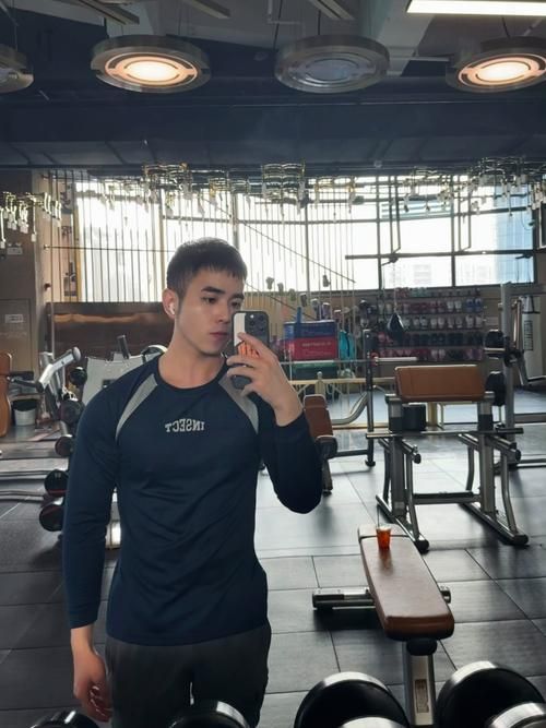 骚男微博：从离婚到健身，他的生活发生了哪些变化？