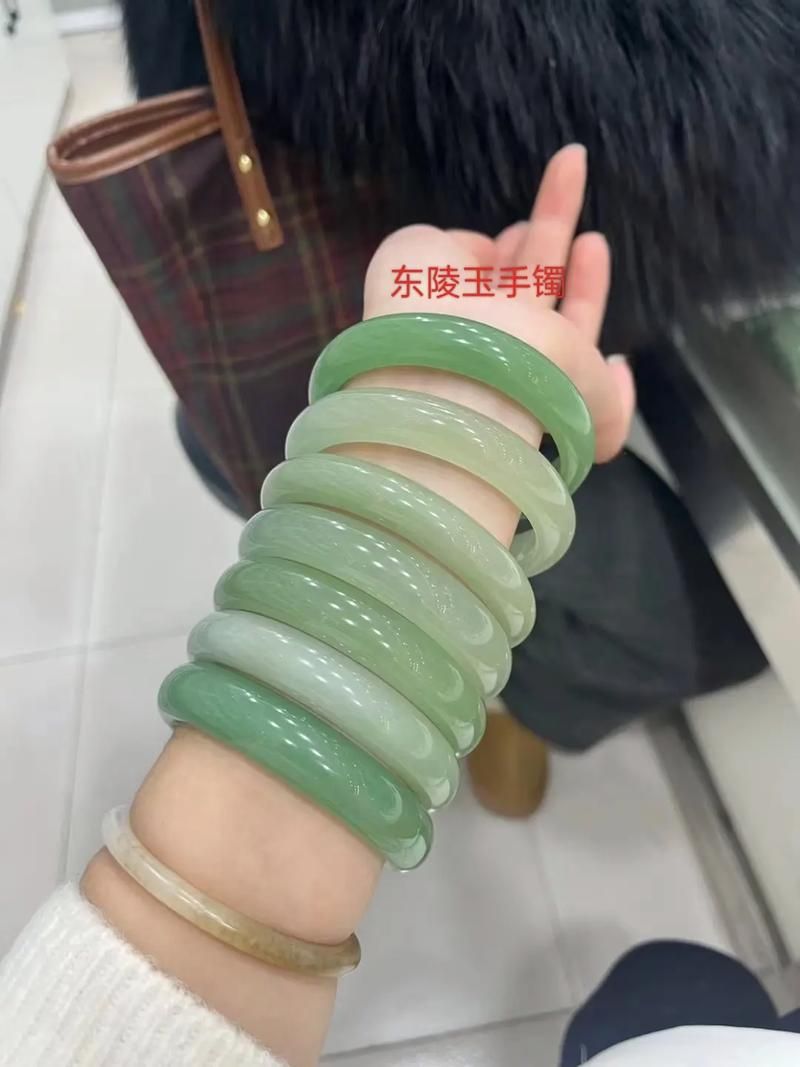 高颜值东陵玉手镯推荐，让你轻松拥有高贵气质