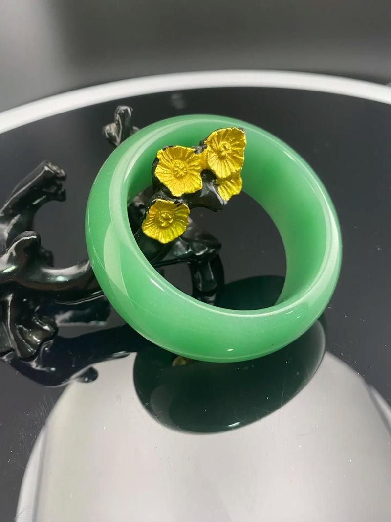 高颜值东陵玉手镯推荐，让你轻松拥有高贵气质