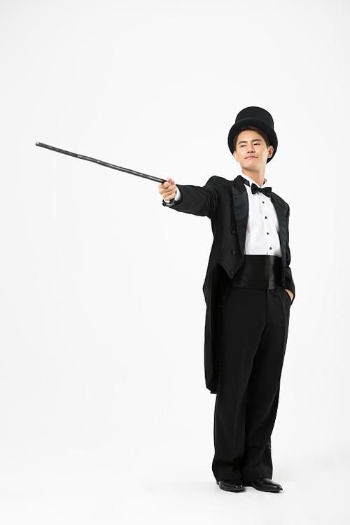 35岁魔术师如何快速下载高清魔术表演资源