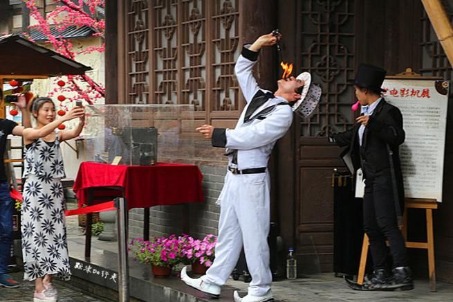 35岁魔术师杨过游戏爆火 网友直呼太神奇了
