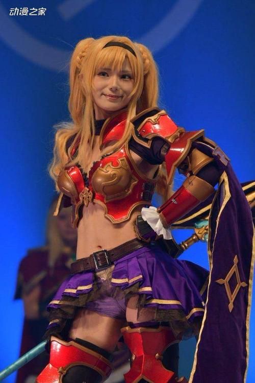 coser4游戏攻略指南 角色培养与装备选择解析