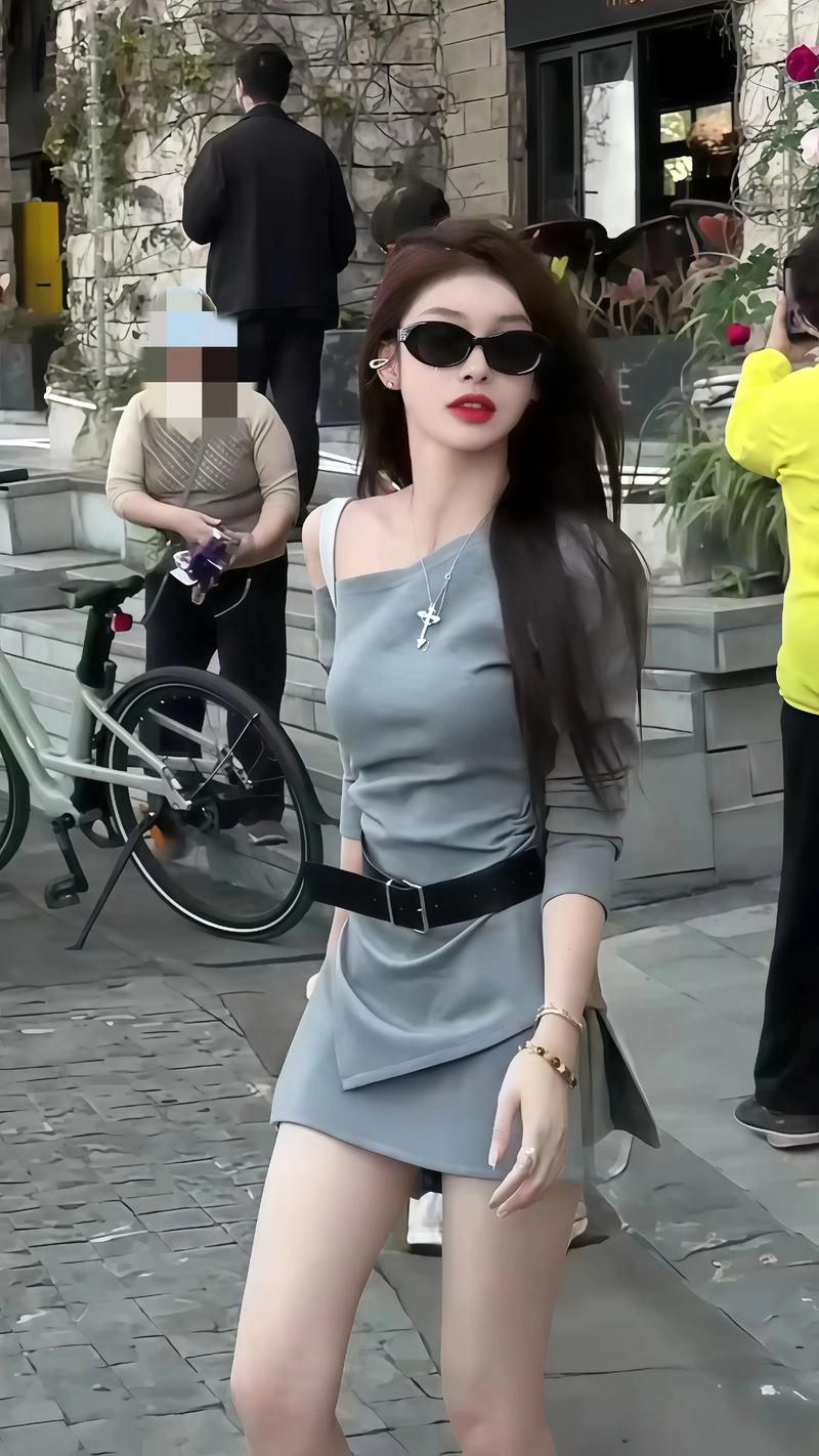 Flirty-妩媚官网最新时尚穿搭指南让你更吸睛