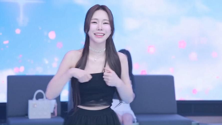 Jinricp韩国女团3月8日游戏介绍 带你玩转现场