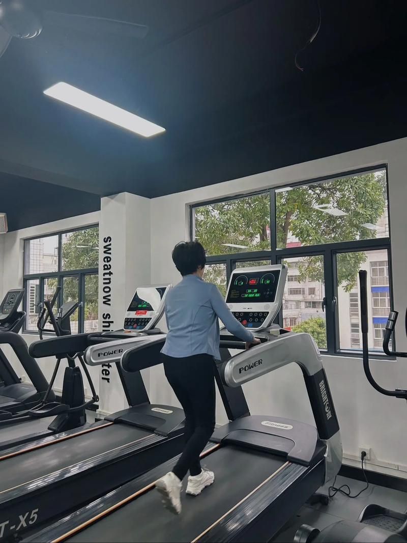 与妈妈一起隔离如何下载健身视频在家锻炼