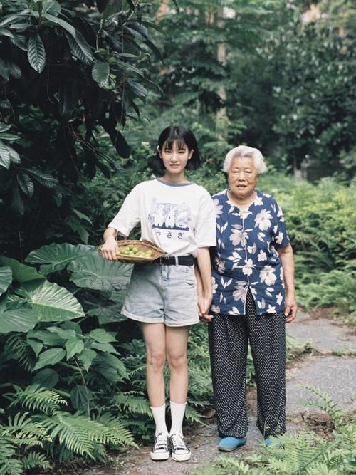 与妹妹共度一个月官网分享亲情时光的温馨记录