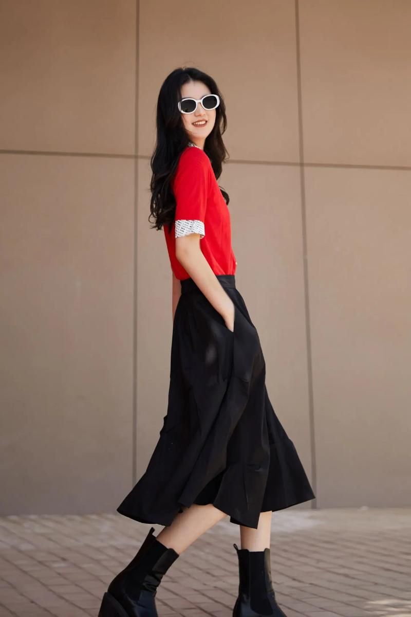 丹弗斯女士最新穿搭风格教你如何时尚出街