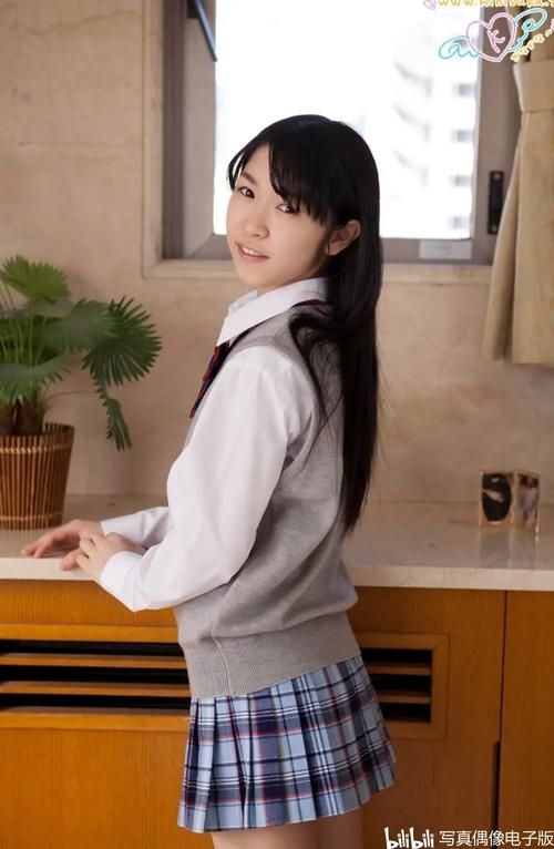 偶像人妻官方网站独家写真与幕后花絮大公开