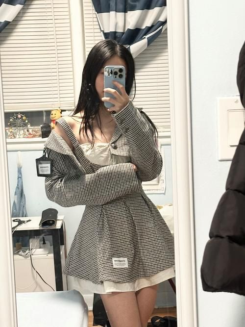 制服最新趋势大揭秘 热辣可爱风穿搭必备单品