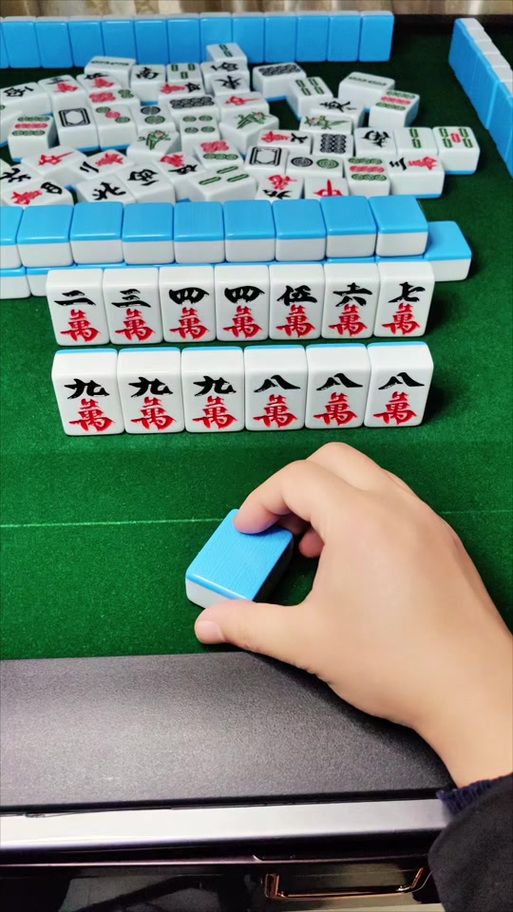 勾八麻将安卓汉化版 手机麻将游戏一键下载