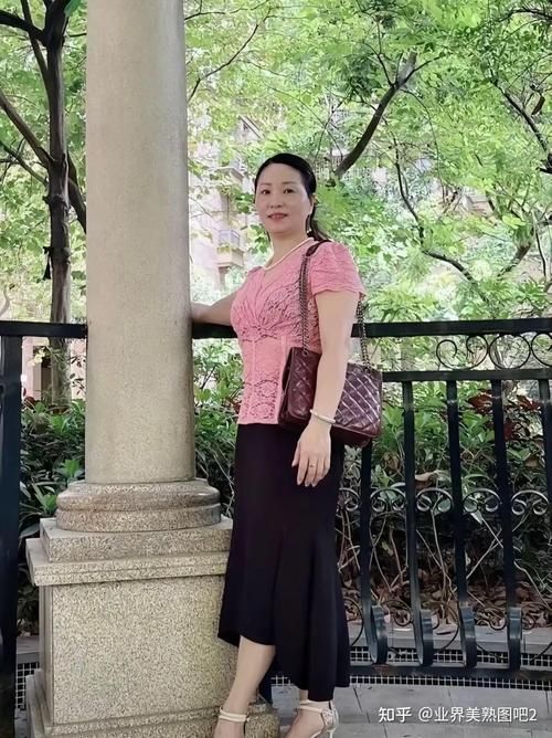 半老徐娘最新访谈分享中年女性的自信与魅力