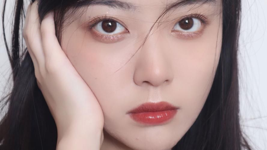 华贵至上最新彩妆系列让你妆容精致又高级