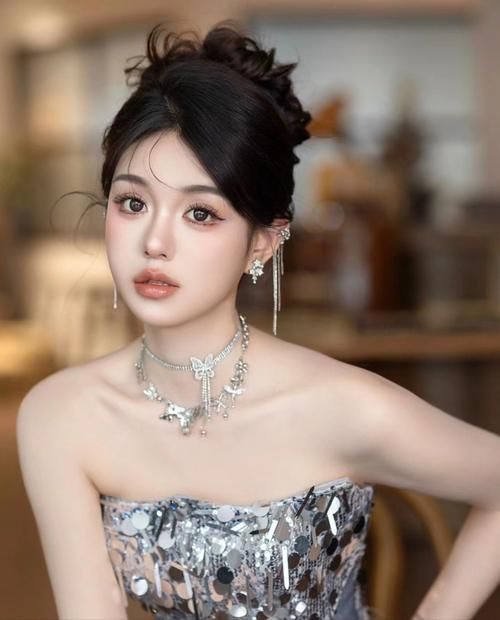 华贵至上最新彩妆系列让你妆容精致又高级