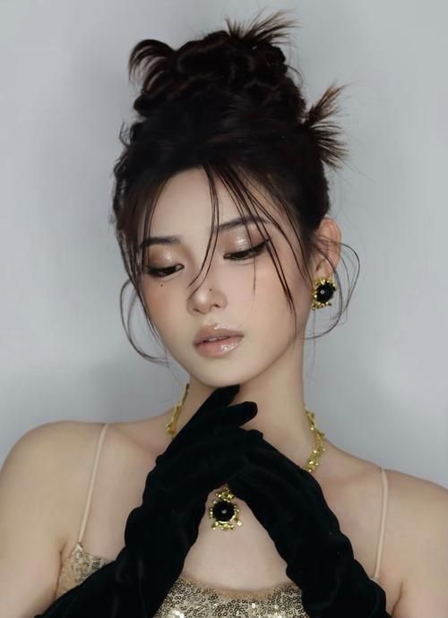 华贵至上最新彩妆系列让你妆容精致又高级