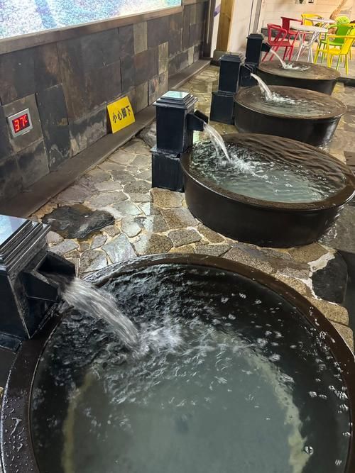 在乡下的公共澡堂在哪下载 乡下公共浴室位置大全 在乡下的公共澡堂在哪下载 乡下公共浴室位置大全