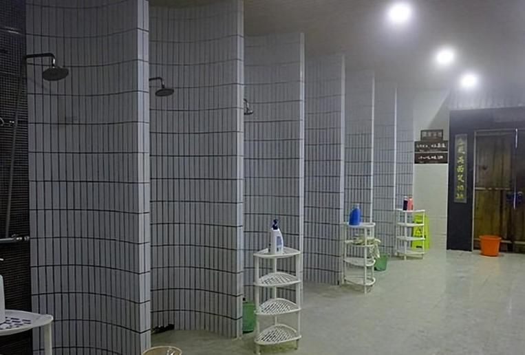 在乡下的公共澡堂在哪下载 乡下公共浴室位置大全 在乡下的公共澡堂在哪下载 乡下公共浴室位置大全